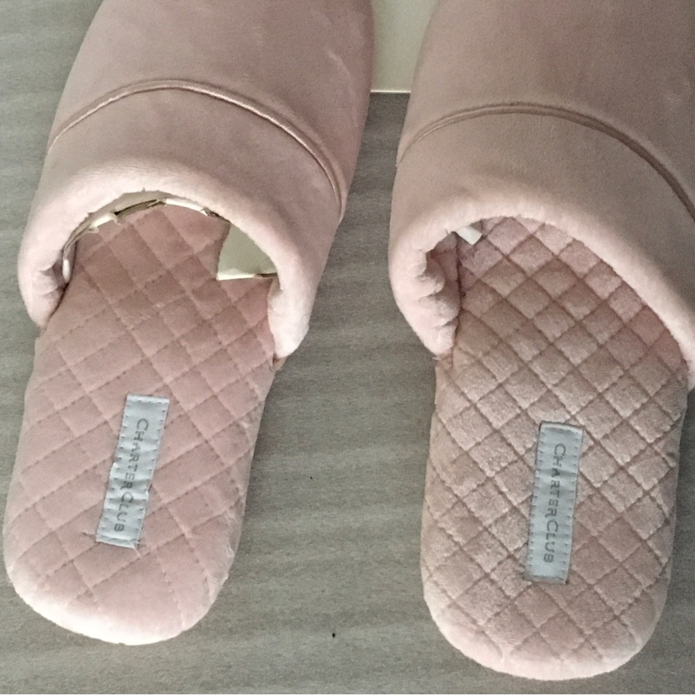 Women’s Charter Club Slippers  Size 7 New